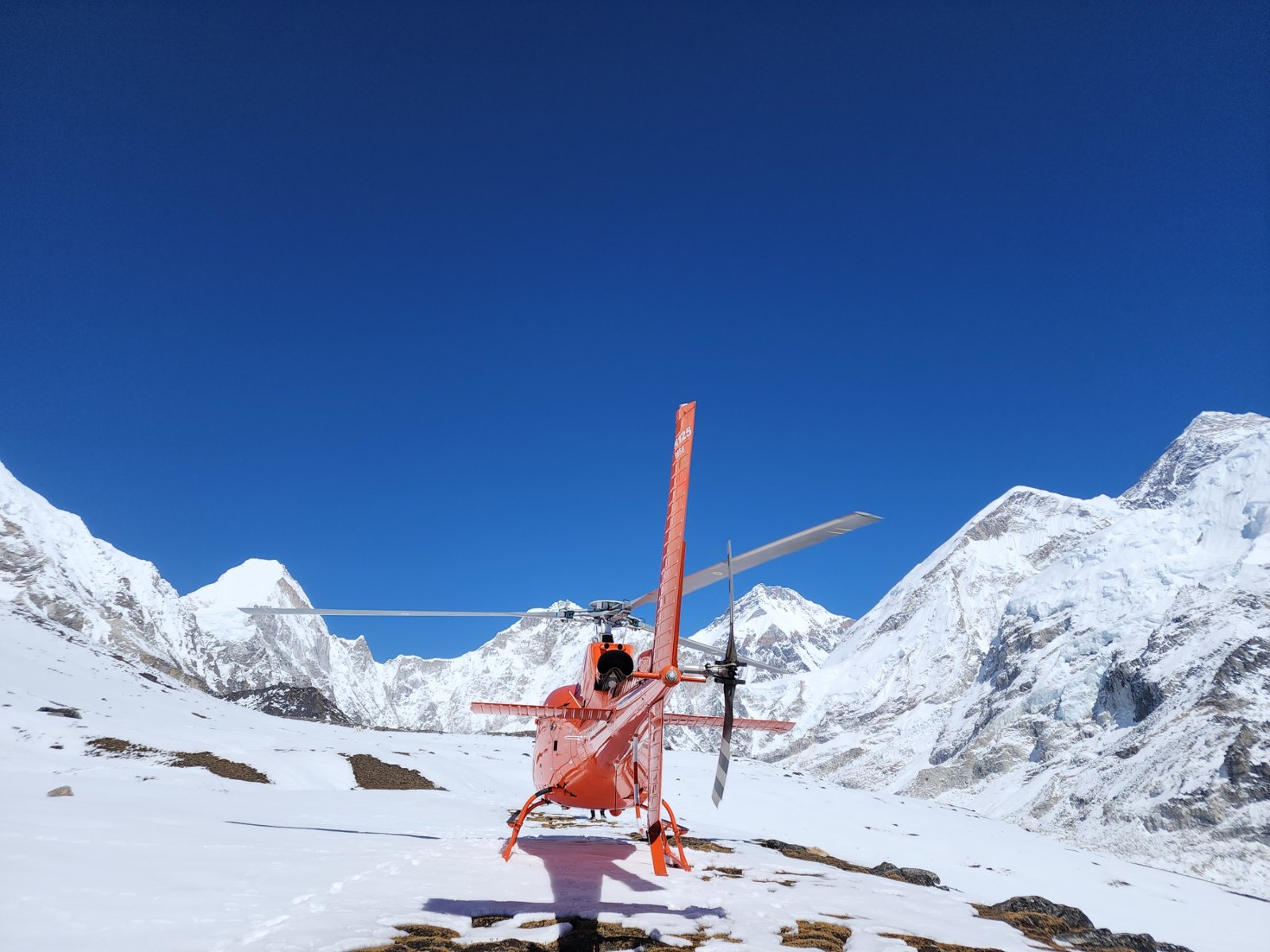 Into the Heart of the Giants: A Journey Through the Annapurna Range